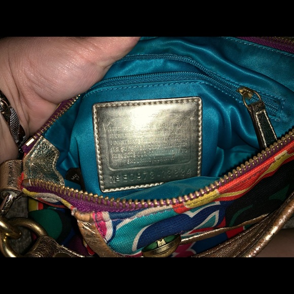 Authentic Coach multi color shoulder bag - Picture 6 of 7